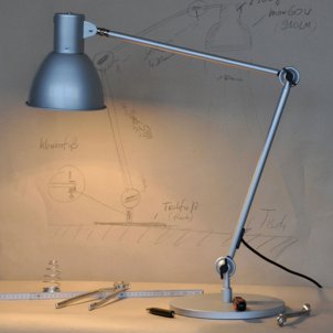 Skärmad Skrivbordslampa | med bordsfot | silver | armlängd 110 cm