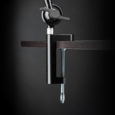 Skärmad Skrivbordslampa | med klämfot | svart | armlängd 110 cm